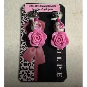 O84 Budding Rose Earrings